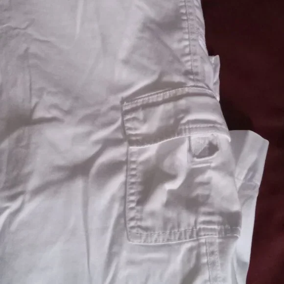 Ladies white capris with pockets in good condition size 6 - Picture 3 of 4